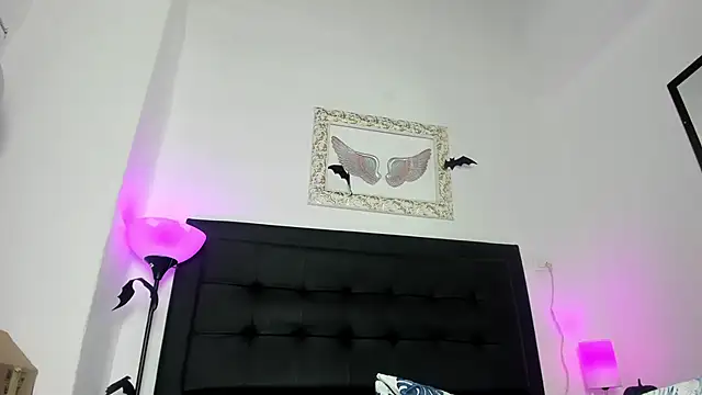 Lola Blondie online show from 25, 10, 2025