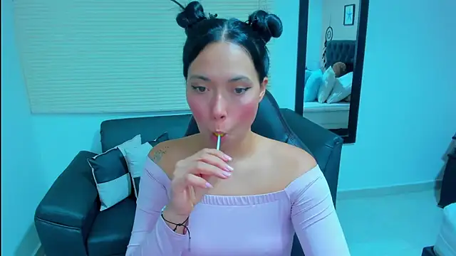  LiilyWong online show from 11, 10, 2025