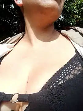 Snapshot of Carlasm- chatting on 17, 10, 2025 Carlasm- online show from 17, 10, 2025