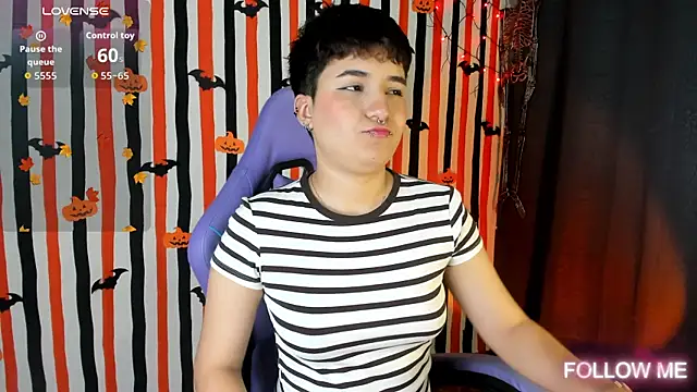 emma cute7 online show from 18, 10, 2025