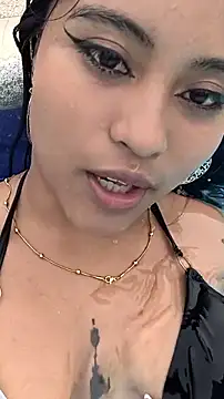 Snapshot of bella_warzon chatting on 16, 5, 2026 bella warzon online show from 16, 5, 2026
