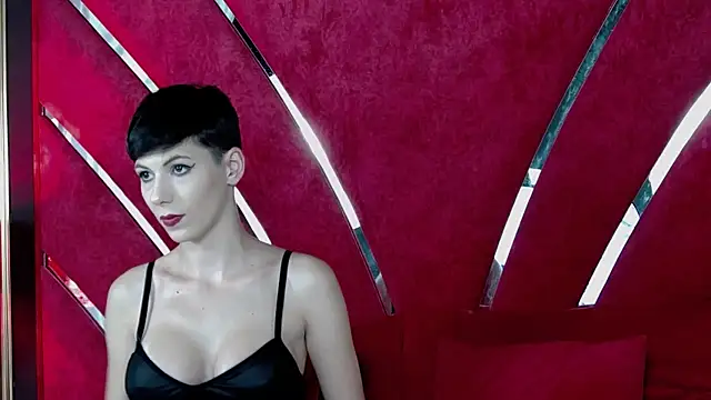 Snapshot of Roxxy_Rouge chatting on 3, 10, 2025 Roxxy Rouge online show from 3, 10, 2025