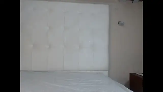 Snapshot of willow_smitt chatting on 2, 10, 2025 willow smitt online show from 2, 10, 2025