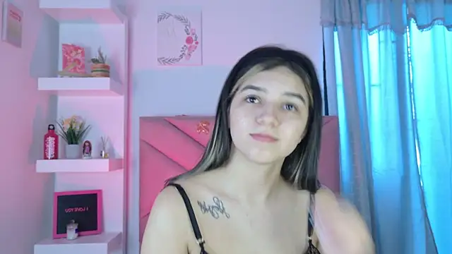 Snapshot of eva_sin18 chatting on 4, 10, 2025 eva sin18 online show from 4, 10, 2025
