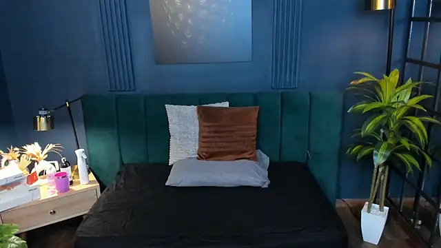 roxy hell online show from 18, 12, 2025