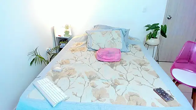 Snapshot of roxy_hell chatting on 20, 2, 2026 roxy hell online show from 20, 2, 2026