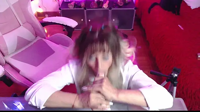 Snapshot of Matureboobs_111 chatting on 21, 9, 2025 Matureboobs 111 online show from 21, 9, 2025