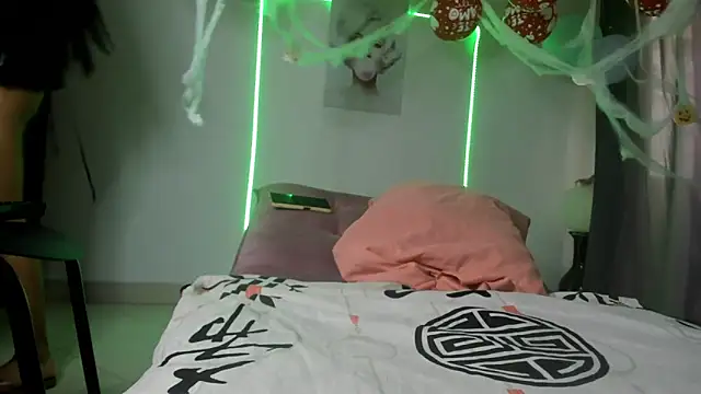 sweet cinamon online show from 2, 11, 2025