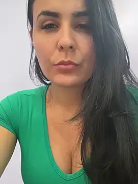 meninaveneno  online show from 3, 12, 2025