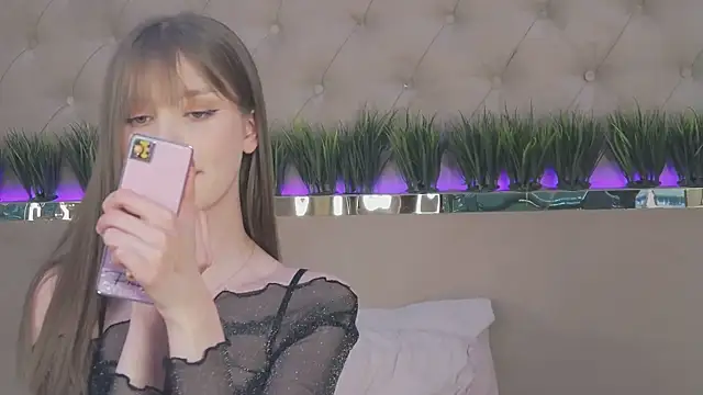 BellaSecrett online show from 20, 3, 2025