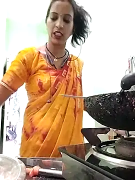 Hotty-Nidhi online show from 17, 3, 2025