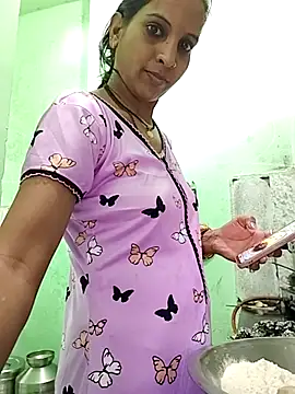 Hotty-Nidhi online show from 4, 10, 2025