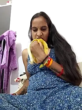 Hotty-Nidhi online show from 5, 10, 2025