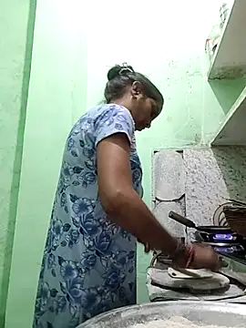 Hotty-Nidhi online show from 25, 10, 2025