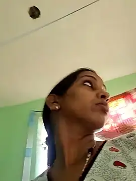 Hotty-Nidhi online show from 3, 3, 2026