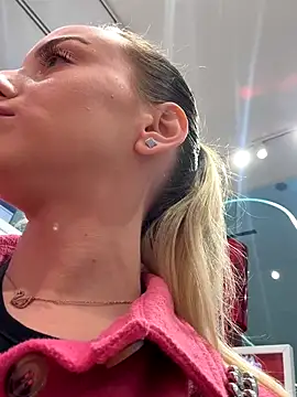 Snapshot of AlexisWhit chatting on 1, 11, 2025 AlexisWhit online show from 1, 11, 2025