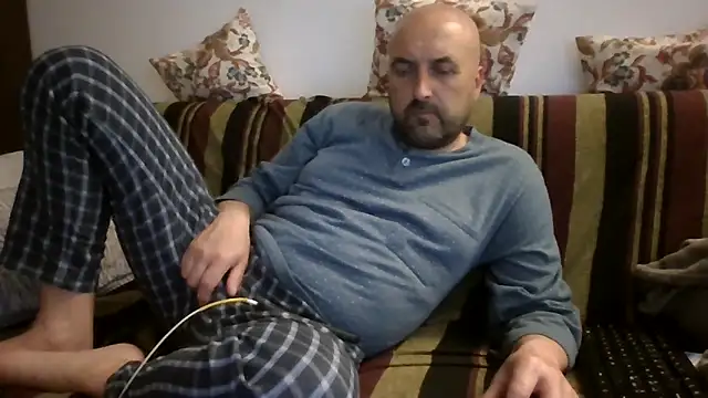 Snapshot of maxxxio12 chatting on 8, 5, 2026 maxxxio12 online show from 8, 5, 2026