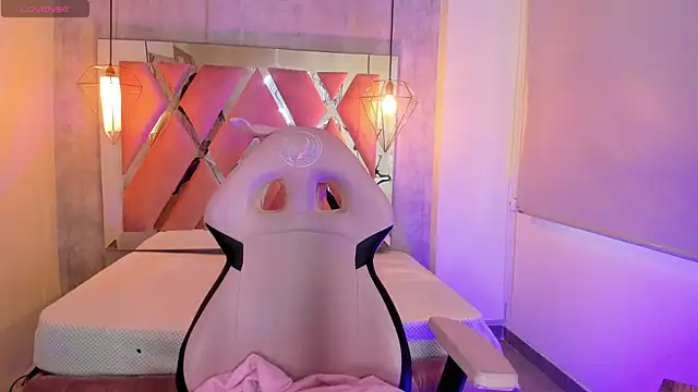 adara evanss online show from 27, 10, 2025