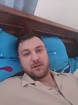 hugedickedd online show from 7, 4, 2026