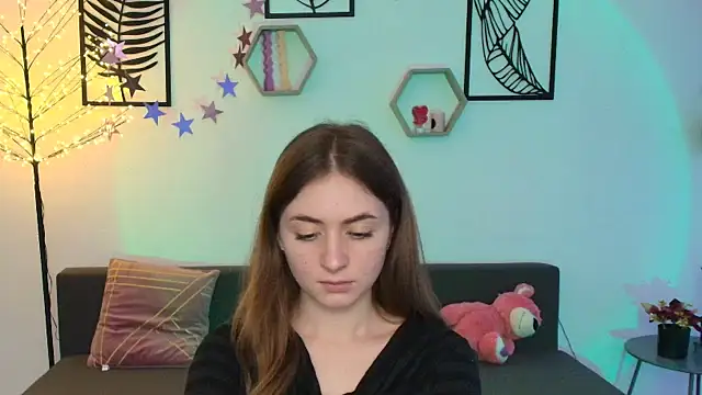 LilyHaart online show from 10, 3, 2025