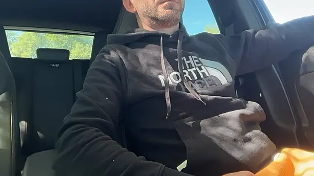 Snapshot of JOREDDs chatting on 4, 4, 2026 JOREDDs online show from 4, 4, 2026