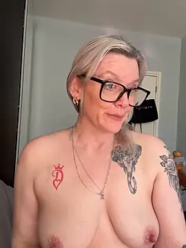 Curvy-Cleo online show from 25, 2, 2026