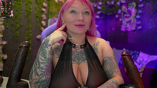 Snapshot of BlackedBarbie chatting on 5, 10, 2025 BlackedBarbie online show from 5, 10, 2025