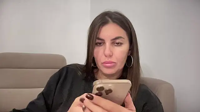 Snapshot of AngelinaMeov chatting on 21, 10, 2025 AngelinaMeov online show from 21, 10, 2025