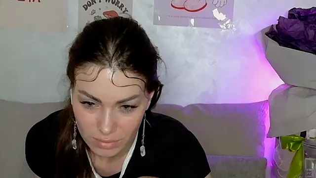 SweetDarling7 online show from 18, 6, 2026