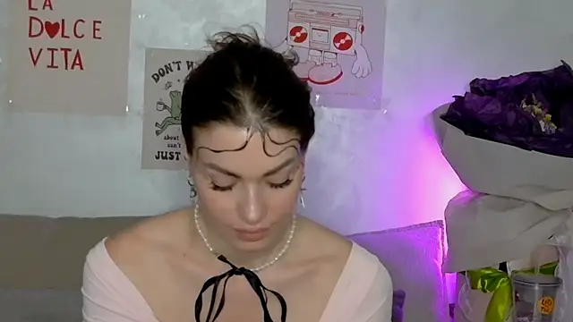SweetDarling7 online show from 19, 6, 2026