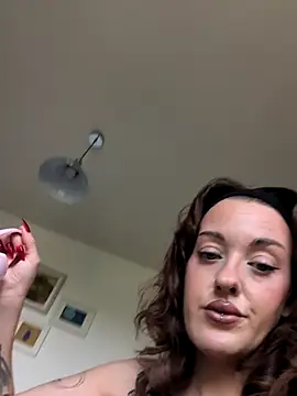 Snapshot of Petite_Juicy_Olive chatting on 10, 7, 2026 Petite Juicy Olive online show from 10, 7, 2026