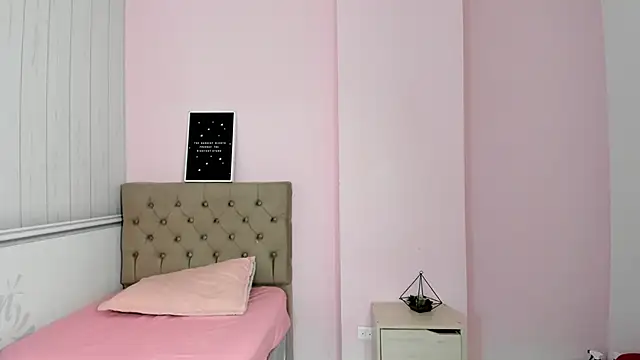 Tania Duque online show from 24, 11, 2025