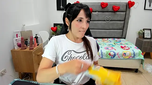 Tania Duque online show from 12, 3, 2026