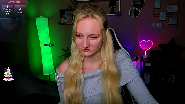 Snapshot of madam_uliis chatting on 1, 12, 2025 madam uliis online show from 1, 12, 2025