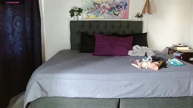 mia velvet1 online show from 9, 10, 2025