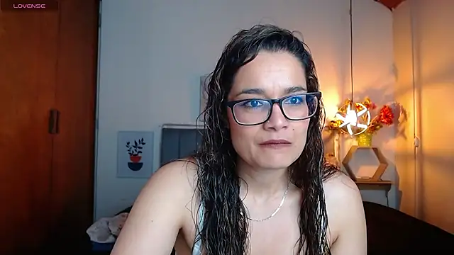 Rose Thompson1 online show from 9, 9, 2025