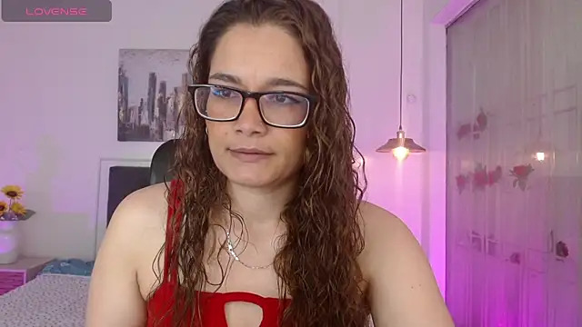 Snapshot of Rose_Thompson1 chatting on 6, 5, 2026 Rose Thompson1 online show from 6, 5, 2026