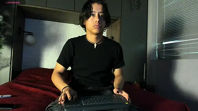 Snapshot of labrinthteasing chatting on 27, 10, 2025 labrinthteasing online show from 27, 10, 2025