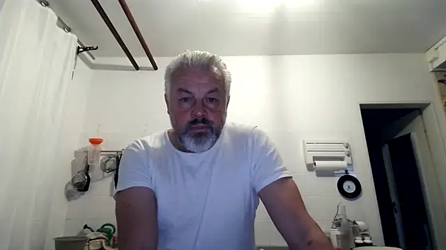 Snapshot of Berg_Boy chatting on 7, 11, 2025 Berg Boy online show from 7, 11, 2025