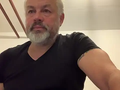 Snapshot of Berg_Boy chatting on 20, 11, 2025 Berg Boy online show from 20, 11, 2025