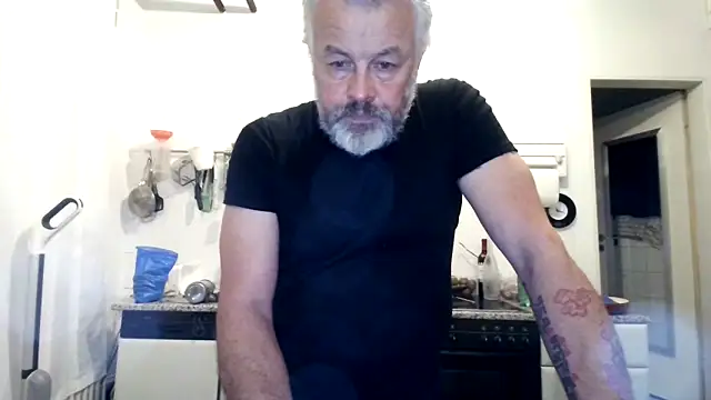 Snapshot of Berg_Boy chatting on 2, 12, 2025 Berg Boy online show from 2, 12, 2025