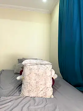 Ivelleee  online show from 10, 9, 2025