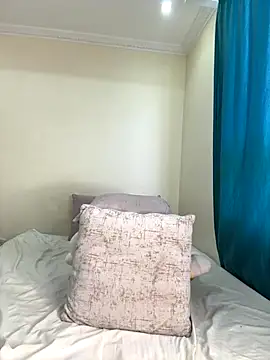 Ivelleee  online show from 11, 10, 2025