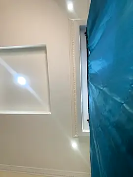 Ivelleee  online show from 1, 11, 2025