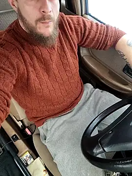 LucysSluttyHubby online show from 15, 1, 2026