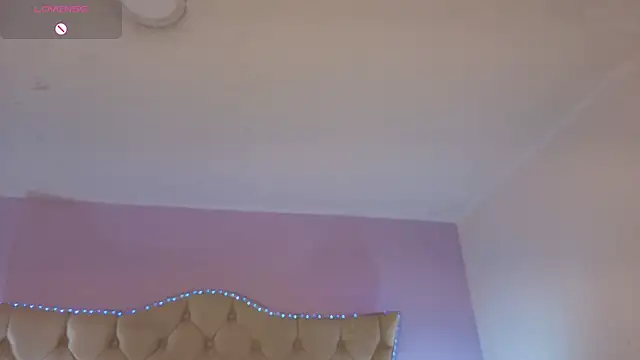 Snapshot of CarolineNasty chatting on 6, 11, 2025 CarolineNasty online show from 6, 11, 2025