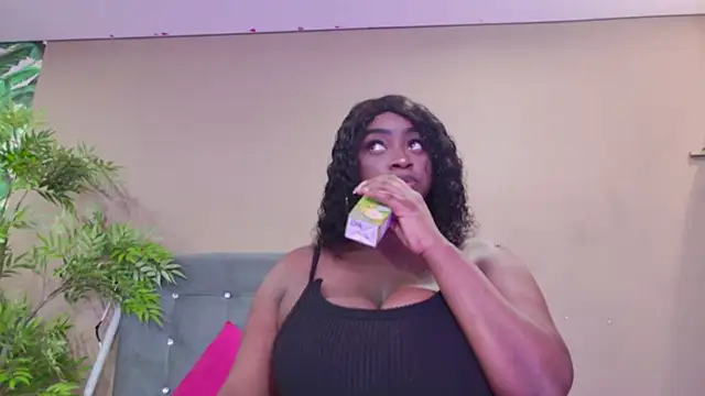 Snapshot of BetsyBennet_ chatting on 19, 12, 2025 BetsyBennet online show from 19, 12, 2025