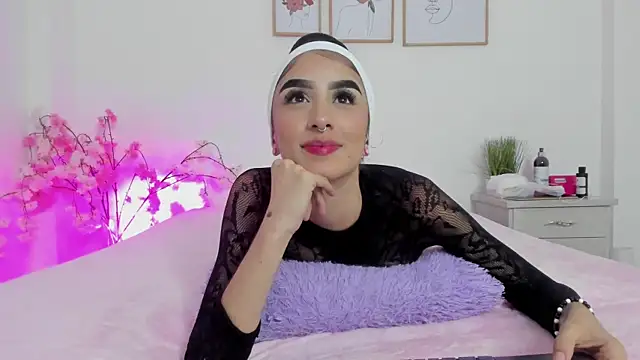 Snapshot of alana_111 chatting on 24, 10, 2025 alana 111 online show from 24, 10, 2025