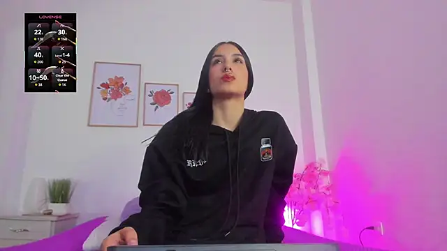 Snapshot of alana_111 chatting on 21, 11, 2025 alana 111 online show from 21, 11, 2025