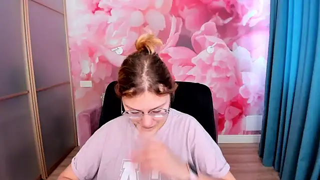 AngelinaLow online show from 6, 3, 2026